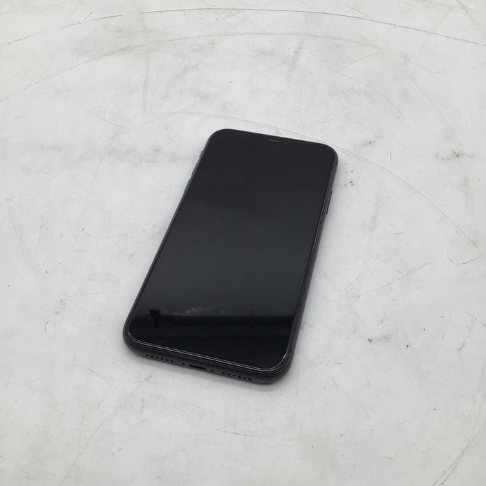 Apple iPhone 11 - 64GB - Unlocked *GRADE B*